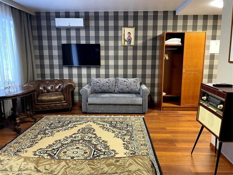 Полулюкс Комсомольский