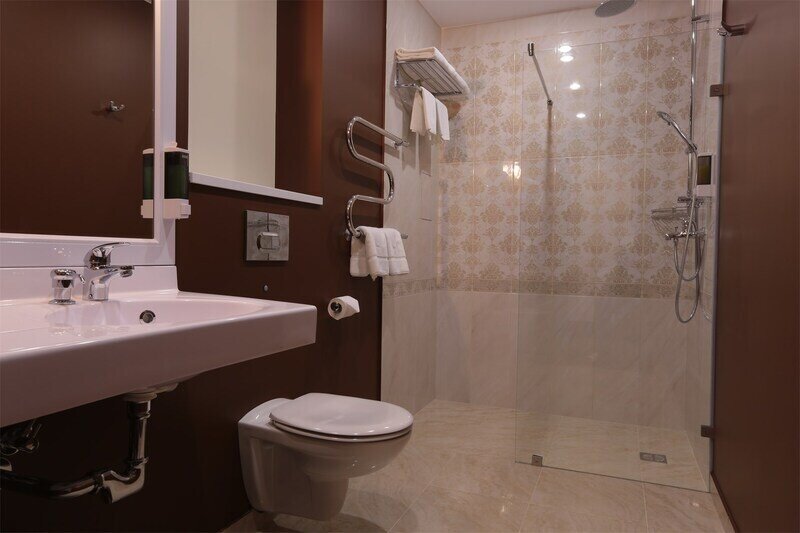 Семейный (23-25)