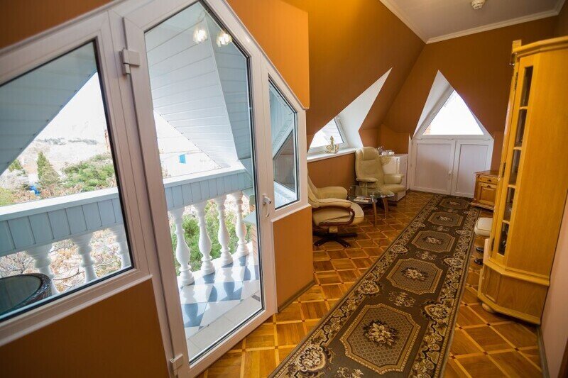 Улучшенный-люкс-с-кроватью-размера-king-size6