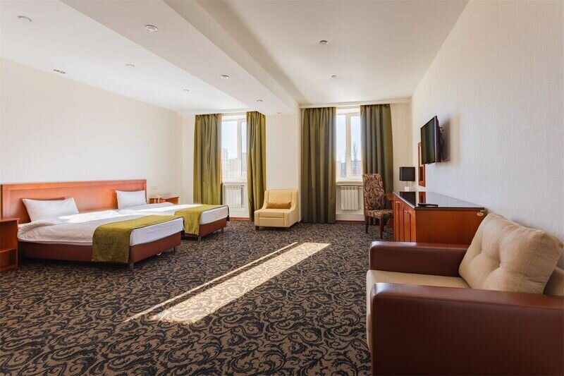 Бизнес 3-местный (DBL/TWIN, кресло-кровать)