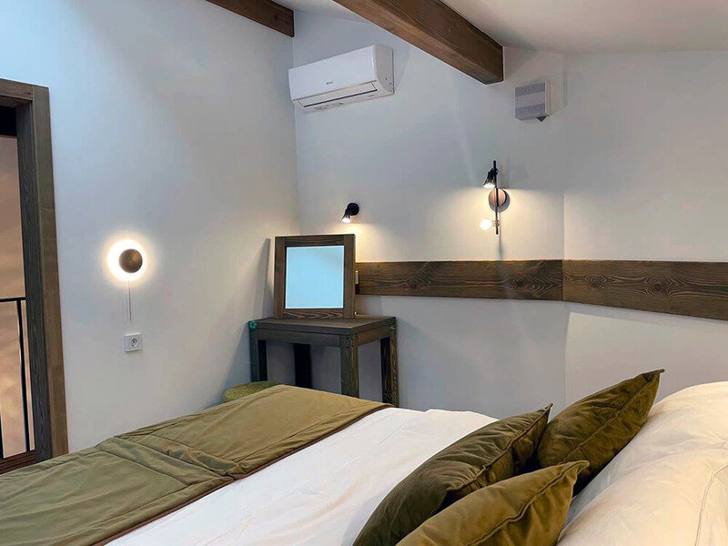 Делюкс 4-местный 2-комнатный (с винтовой лестницей)