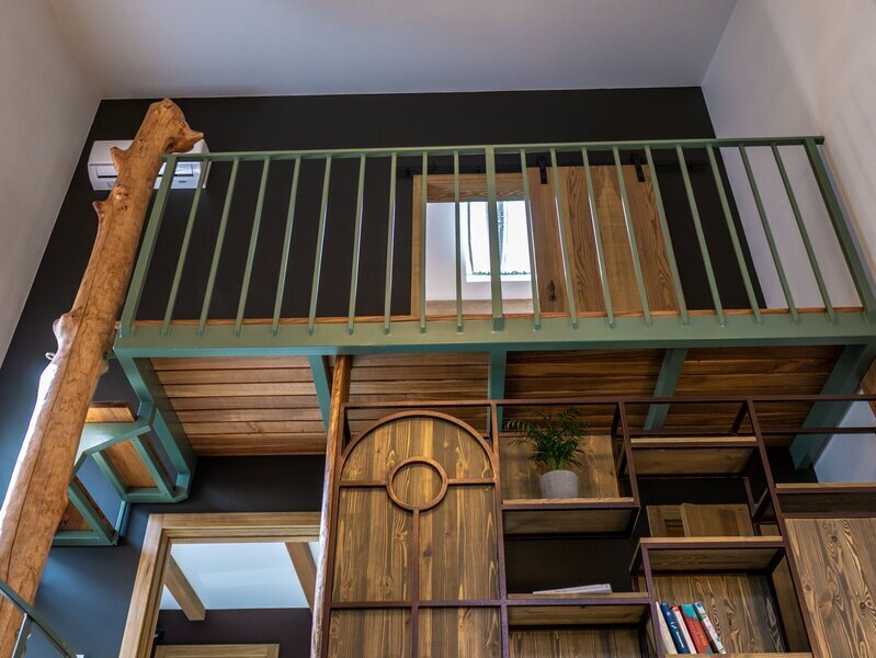 Делюкс 4-местный 2-комнатный (с винтовой лестницей)