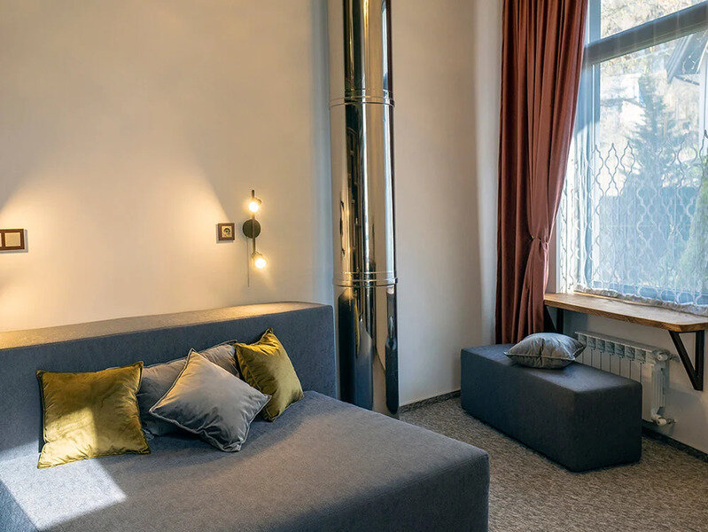 Делюкс 4-местный 2-комнатный (с винтовой лестницей)