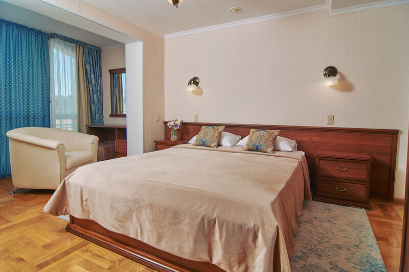 Люкс 2-местный 2-комнатный (повышенной комфортности)