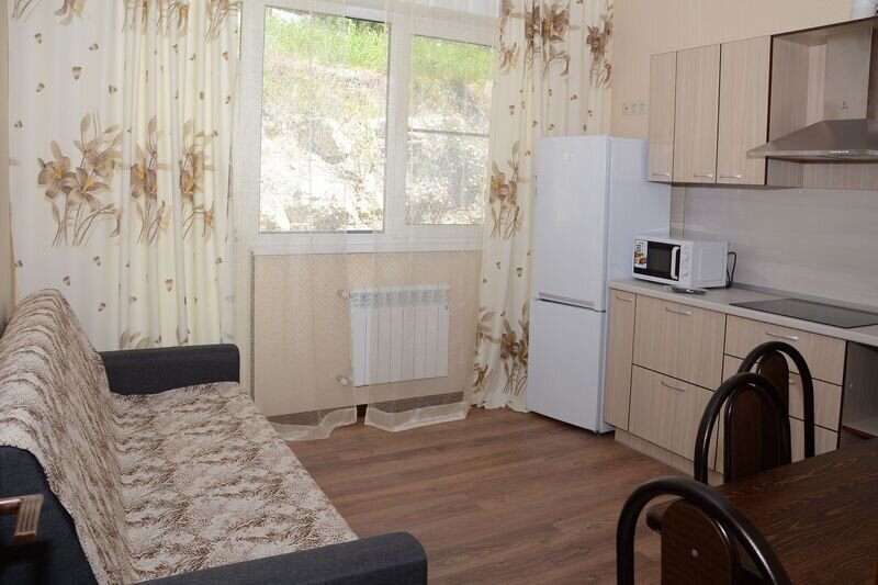 Апартаменты 4-местные (№5 с 1 спальней и балконом)