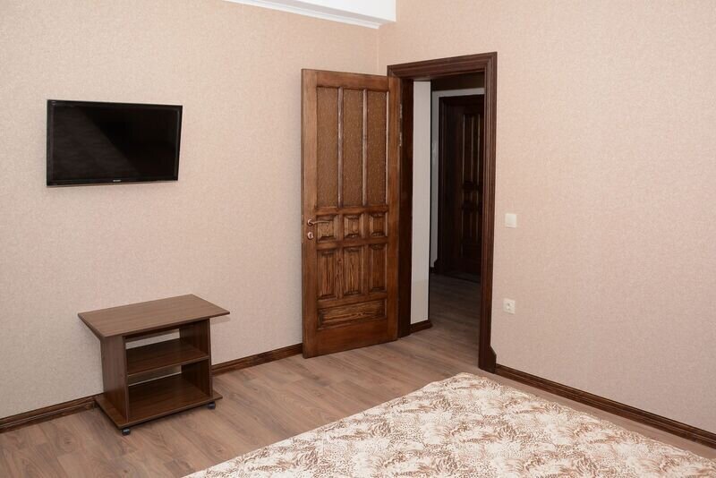 Апартаменты 4-местные (№5 с 1 спальней и балконом)