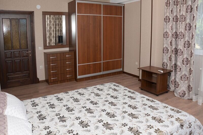 Апартаменты  4-местные Плюс (№7 с 1 спальней и балконом )