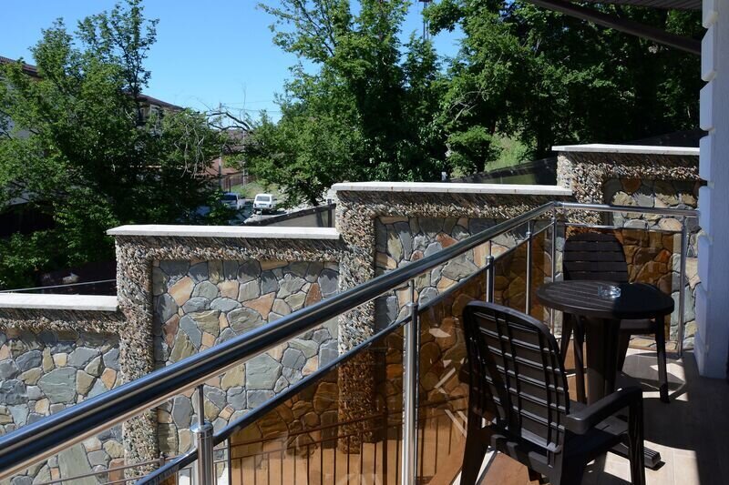 Апартаменты 4-местные Плюс (№9 с 1 спальней и балконом)