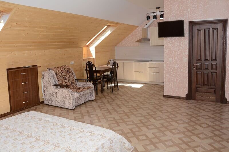 Студио 3-местный (№13)