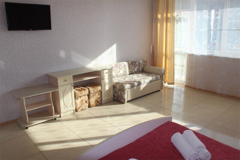 Стандартный 3-местный (2 односпальные + 1 двуспальная кровать)