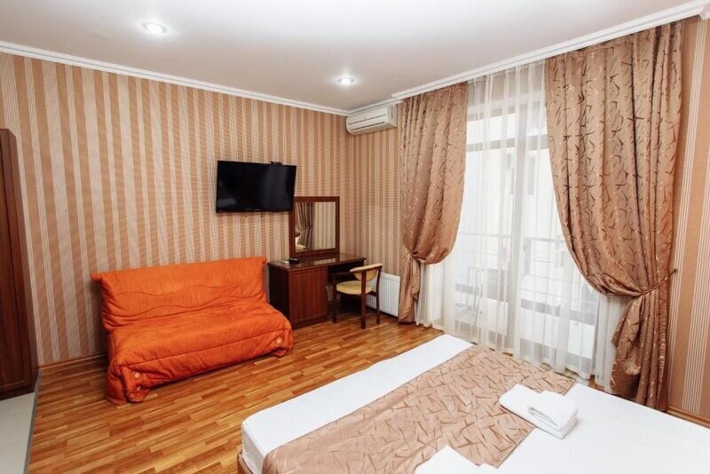 Стандартный 4-местный (с балконом)