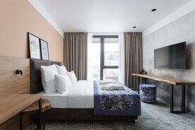 Делюкс 2-местный с одной кроватью и диваном  и балконом, Отель Country Hills Resort, Эстосадок