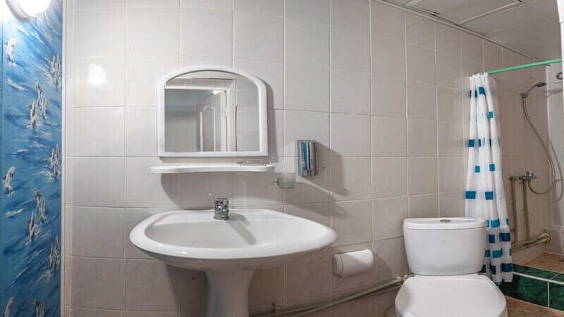 Полукомфорт 3-местный (с общим балконом)