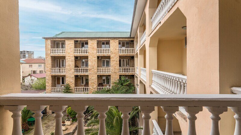 Полукомфорт 3-местный (с общим балконом)