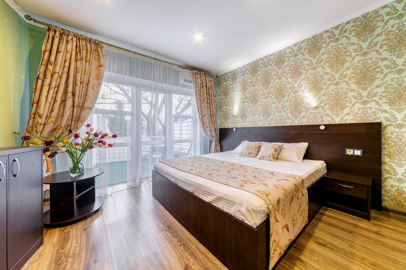 Делюкс 2-местный 1-комнатный (с балконом)