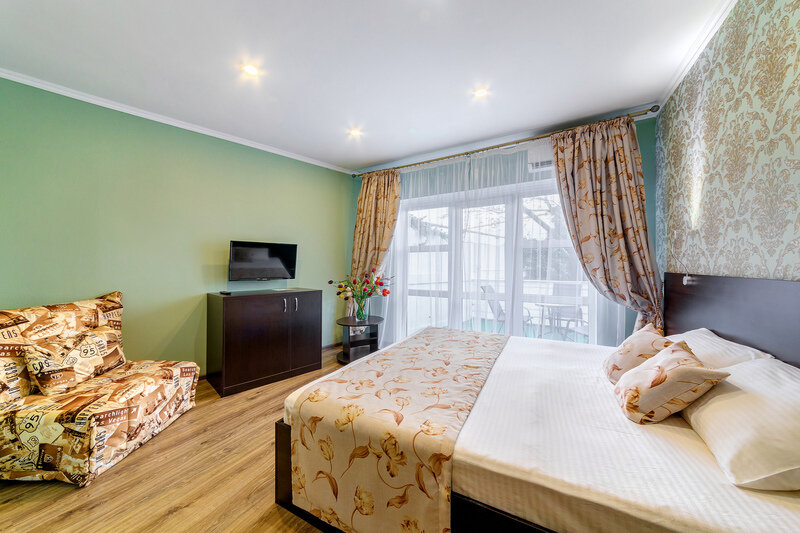 Делюкс 2-местный 1-комнатный (с балконом)