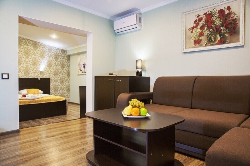 Люкс 2-комнатный (с балконом и видом на море)