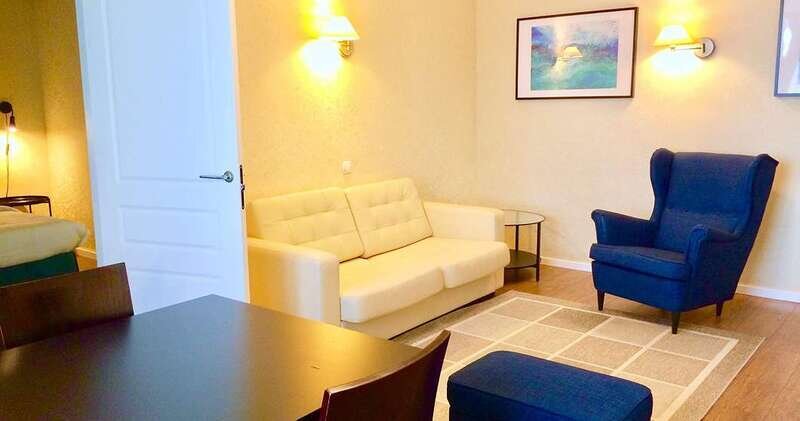 Люкс 4-местный 3-комнатный (с двумя спальнями)