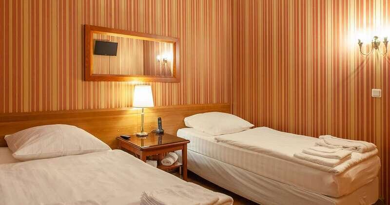 Люкс 4-местный 3-комнатный (с двумя спальнями)