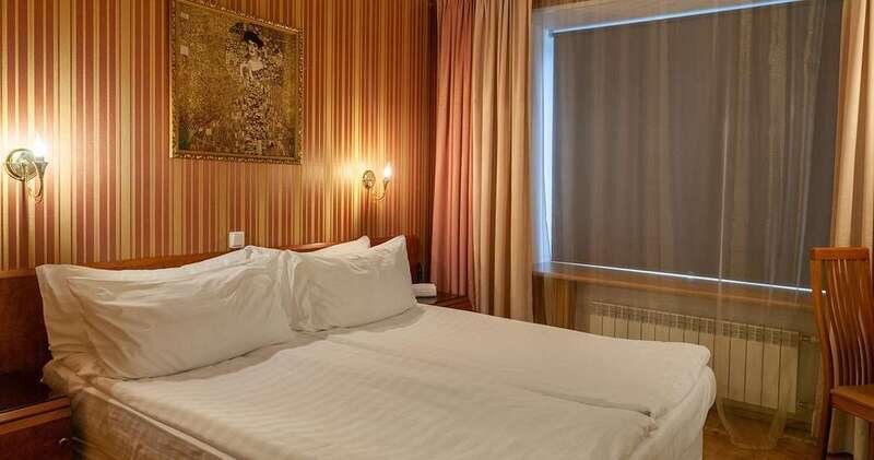 Люкс 4-местный 3-комнатный (с двумя спальнями)