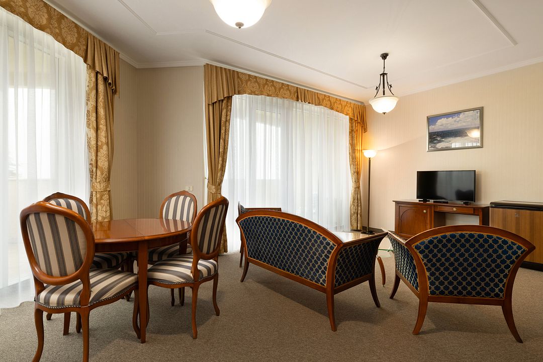 Люкс 2-местный 3-комнатный