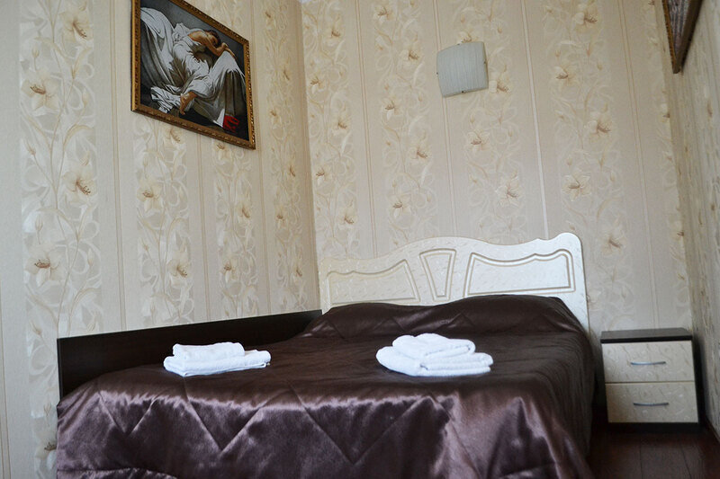 VIP-Коттедж 4-местный 2-этажный (c кухней)