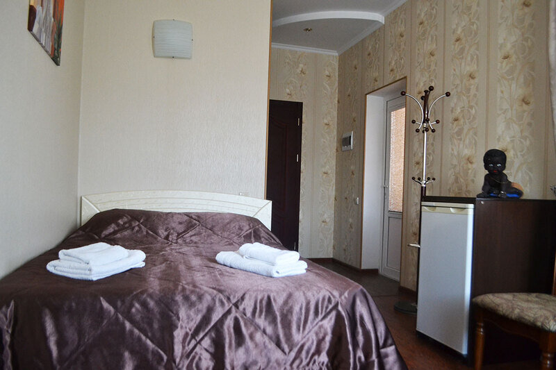 VIP-Коттедж 4-местный 2-этажный (c кухней)