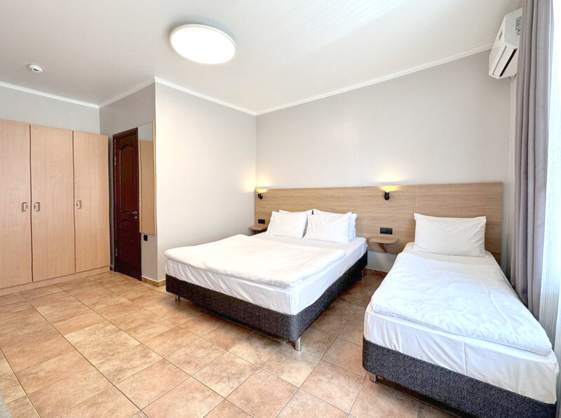 Семейный 4-местный (с балконом)