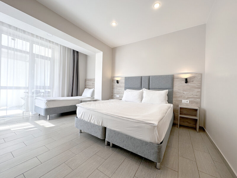 Семейный 4-местный (с террасой)