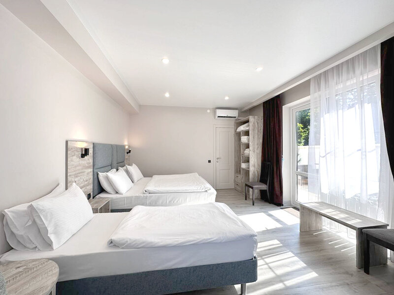 Семейный 4-местный (с террасой)