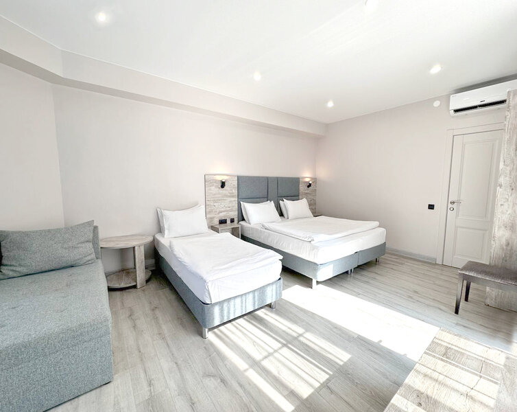 Семейный 4-местный (с террасой)