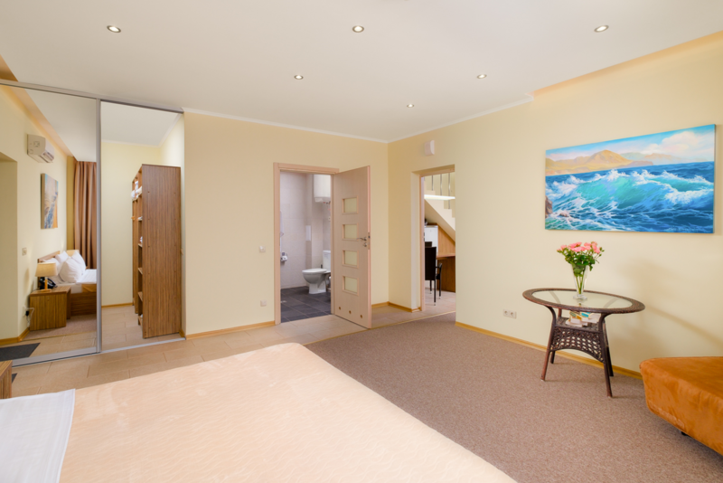 Люкс 2-местный 2-комнатный (с террасой)