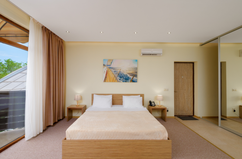 Люкс 2-местный 2-комнатный (с террасой)