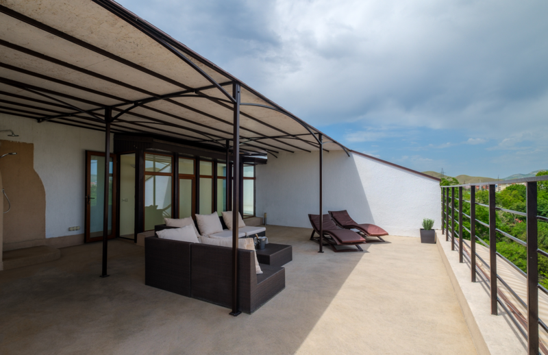 Люкс 2-местный 2-комнатный (с террасой)