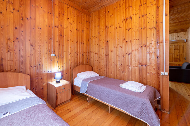 Коттедж 2-местный 1-комнатный (вид на пальмы)