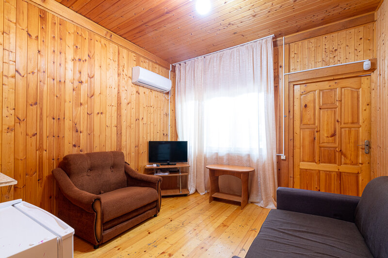 Коттедж 2-местный 1-комнатный (вид на пальмы)