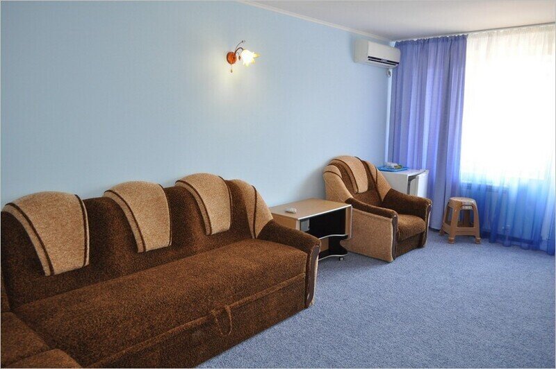 Стандартный 2-местный 2-комнатный (VIP-дворик)