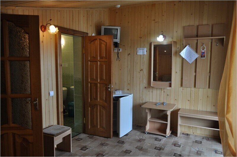 Стандартный 2-местный 2-комнатный (деревянный коттедж)