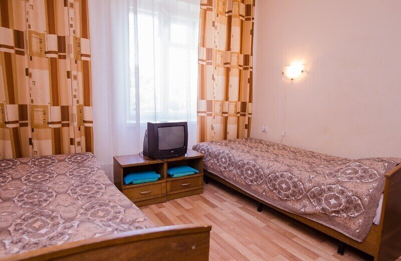 Эконом 3-местный 4-й категории (удобства на 2 номера)