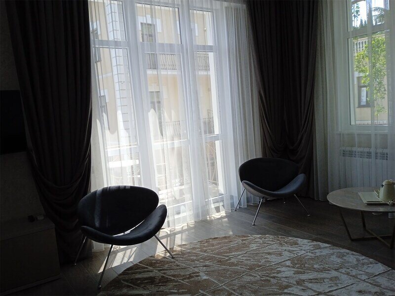 Люкс 2-местный 2-комнатный (с балконом)