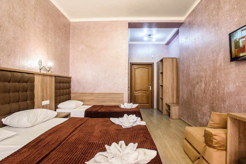 Семейный 3-местный 1-комнатный (1 этаж с выходом к бассейну)