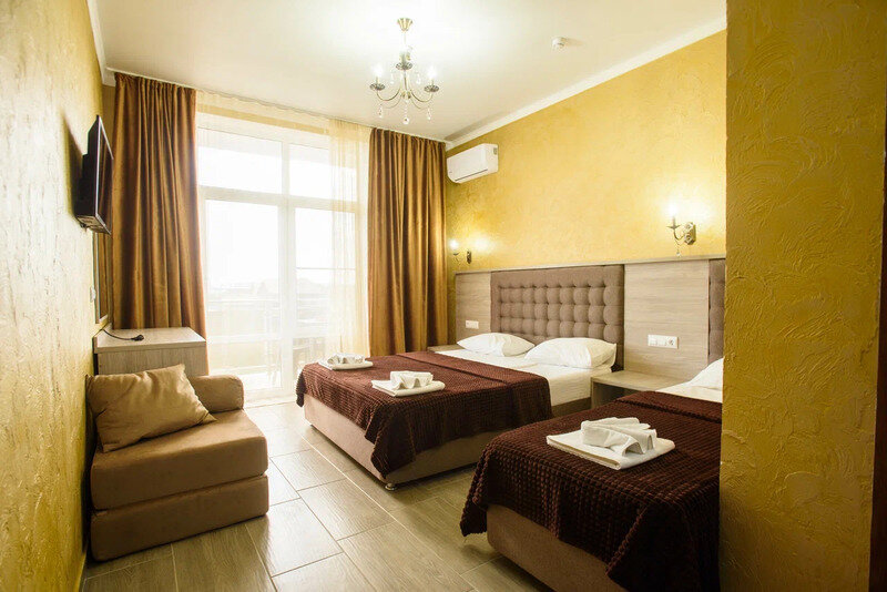 Семейный 3-местный 1-комнатный (с балконом и видом на море)