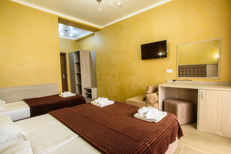 Семейный 3-местный 1-комнатный (с балконом и видом на море)