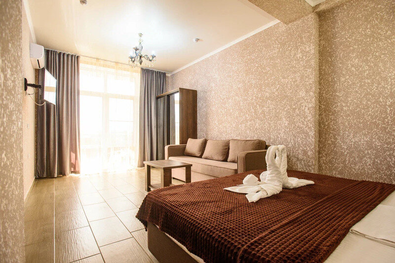 Семейный 4-местный 2-комнатный (с видом на море)