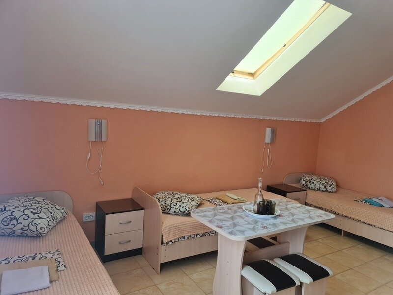 Стандартный 3-местный (без балкона) (6)