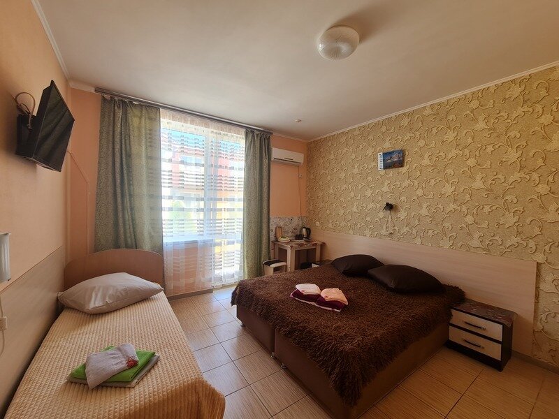 Стандартный 3-местный (с балконом)