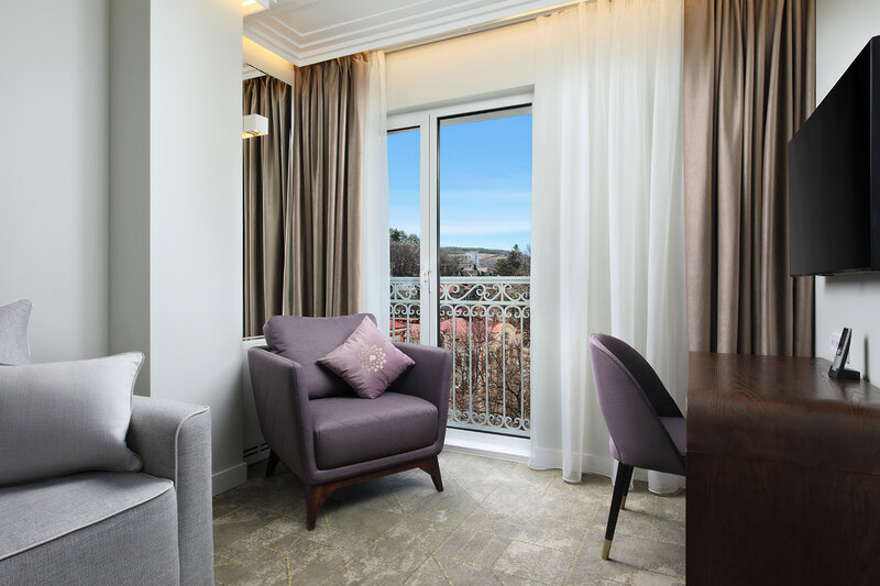 Люкс Премиум 2-местный 2-комнатный (с балконом)