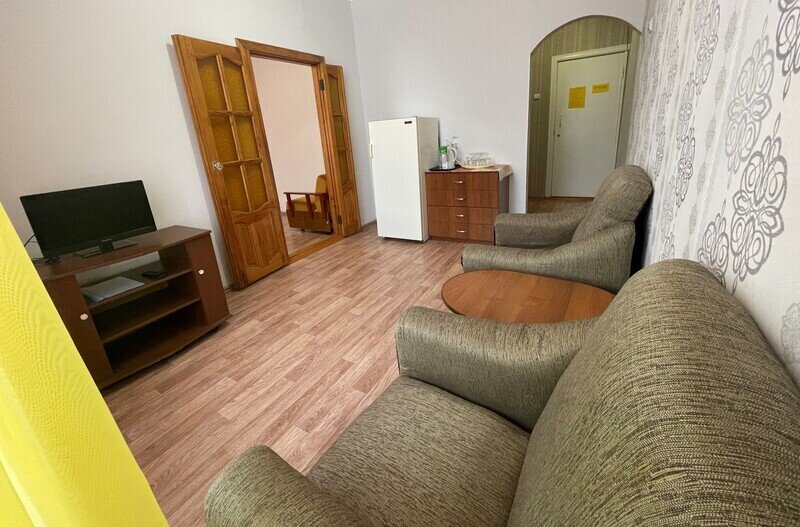 Стандартный 2-местный 2-комнатный (№1, с ремонтом, с ванной)