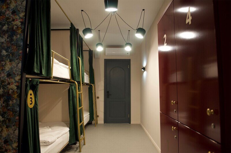 Место в 4-местном