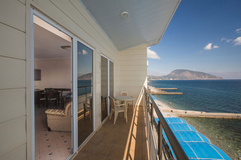 Люкс Улучшенный 2-местный 2-комнатный (корпус Морской)4